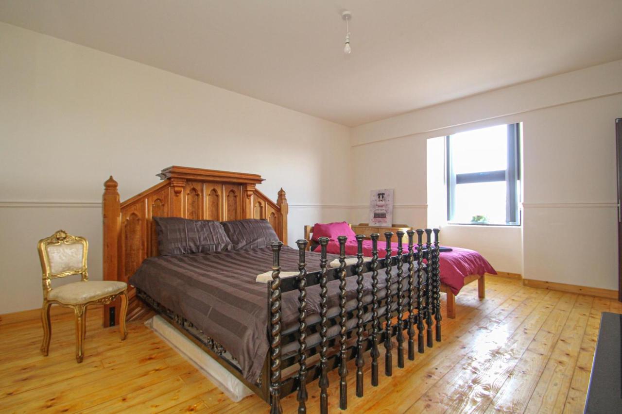Lavish 2 Bed Sleeps 5 Near Lanark Apartment Carstairs Bagian luar foto